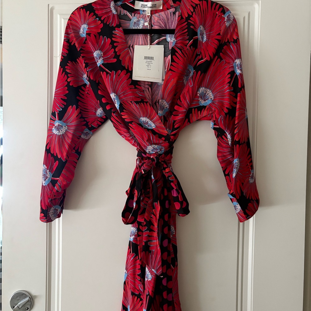 Diane Von Furstenberg Red and Black Floral Robe